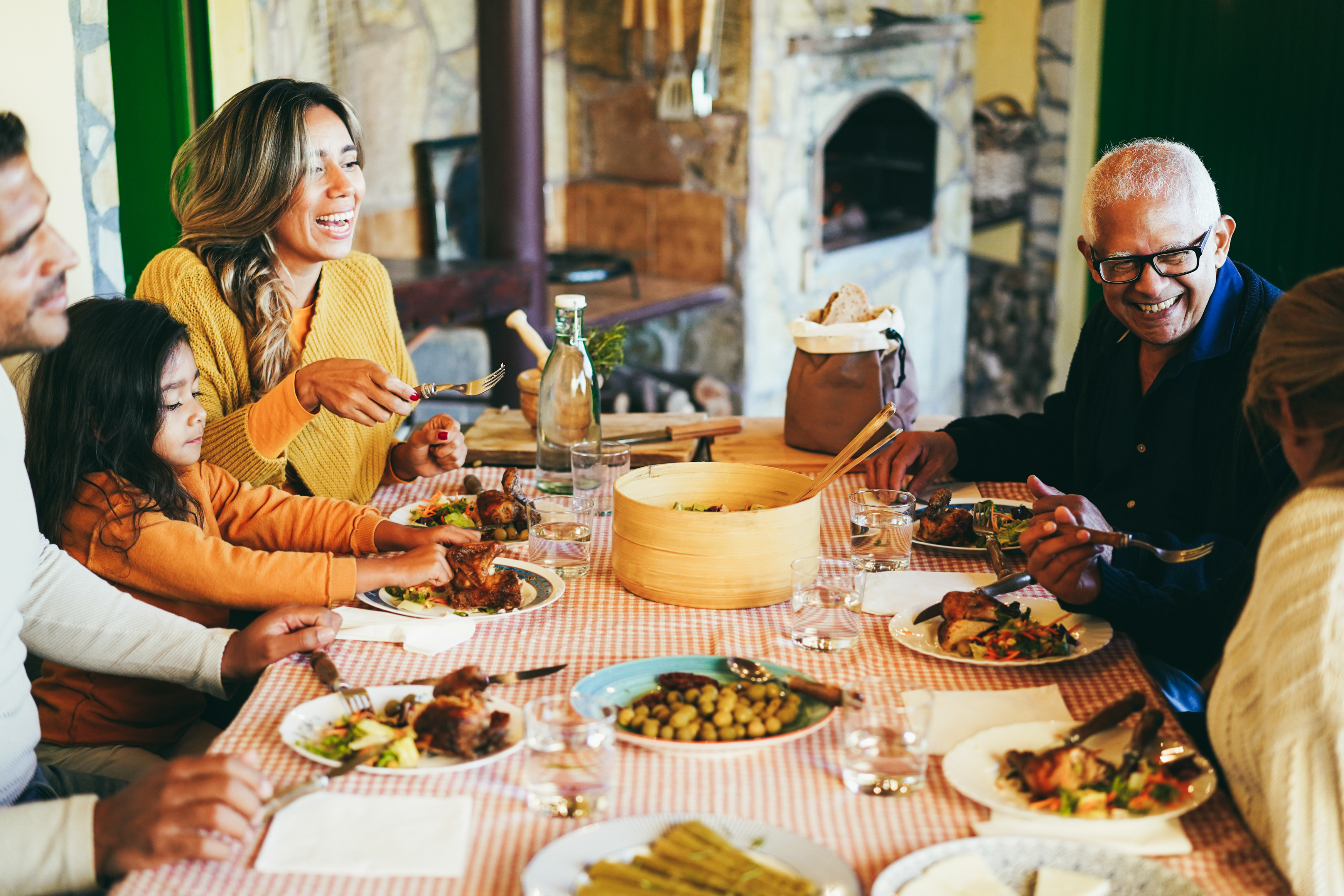 Comer con Nuestros Vecinos: Una Estrategia Divina para Bendecir